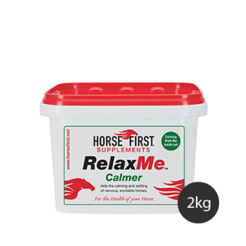Horse First RelaxMe --- Supplément pour chevaux et poneys contre la tension excessive, l'excès d'enthousiasme et les problèmes de concentration.